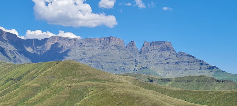 Cathkin Peak, Monks Cowl and Champagne Castle, Grindstone and Marble Baths Hike. James Seymour