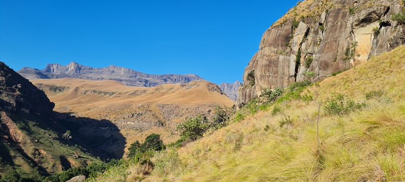 The entrance to Rainbow Gorge. Rainbow Gorge Hike